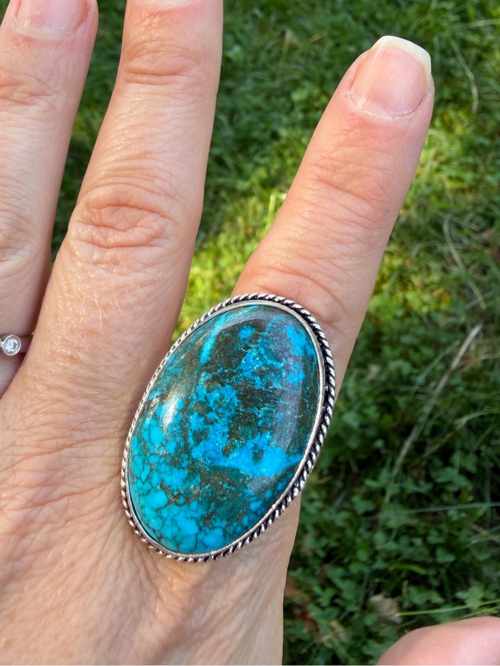 Vintage Chrysocolla Turquoise Colored Oval Silver Statement Ring - Picture 10 of 15